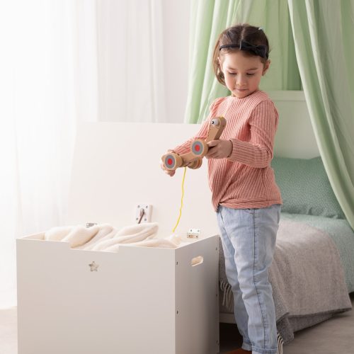 Lada jucarii din lemn Navaris, capac banca 50 kg, 60x38x42 cm, organizare camera, alb, lemn