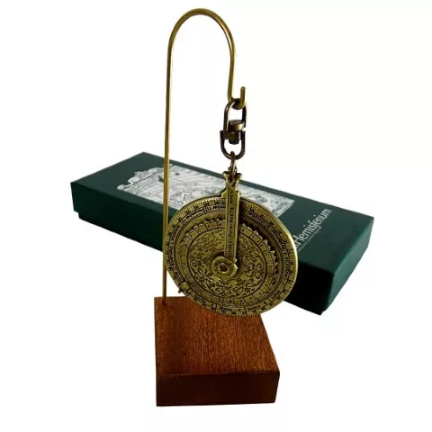 Ceas decorativ Hemisferium H85, alamă și lemn, înălțime 13 cm, diametru 5 cm