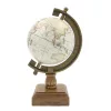 Glob decorativ Amundsen Giftdeco NC2130 – 26,5 cm, bază din lemn