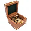 Sextant decorativ Giftdeco NC1506, alamă, sticlă și lemn, 7 x 7 x 4 cm, stil nautic