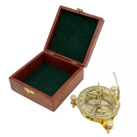   Busolă Giftdeco NC1504, alamă și lemn, înălțime 4 cm, diametru 11 cm, stil retro