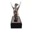 Figurină decorativă Pegas Giftdeco NI9935 – 27,5 x 16 x 36 cm, aluminiu, oțel și lemn