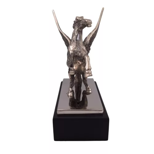 Figurină decorativă Pegas Giftdeco NI9935 – 27,5 x 16 x 36 cm, aluminiu, oțel și lemn