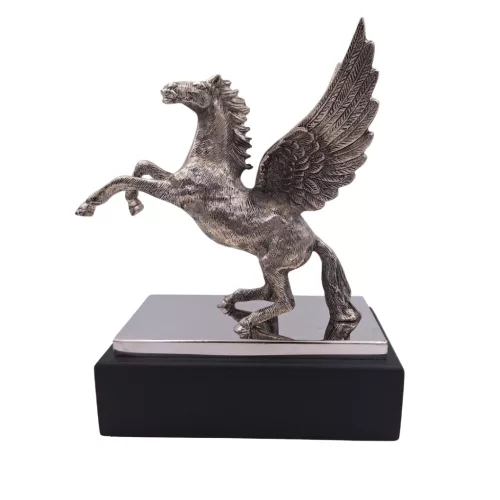 Figurină decorativă Pegas Giftdeco NI9935 – 27,5 x 16 x 36 cm, aluminiu, oțel și lemn