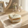 Cutie pentru bijuterii Giftdeco B0767-06WH în formă de inimă, metal, cristale, alb și auriu, 4,4 x 4 x 2 cm