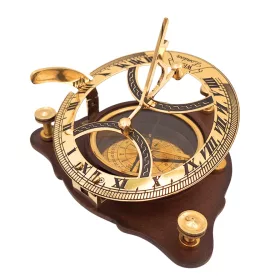   Busolă Giftdeco C064, alamă și lemn, diametru 11 cm, stil retro, nautic, clasic