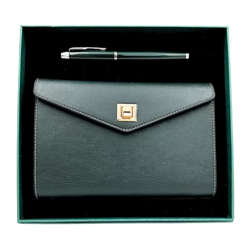 Jurnal Giftdeco EE8, piele, 22,5 x 21 cm, stil modern, clasic