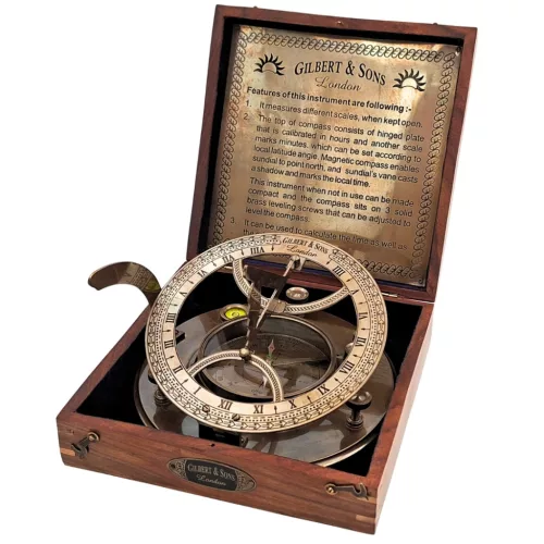 Busolă decorativă Giftdeco CSD361/8 din alamă și lemn, diametru 20 cm