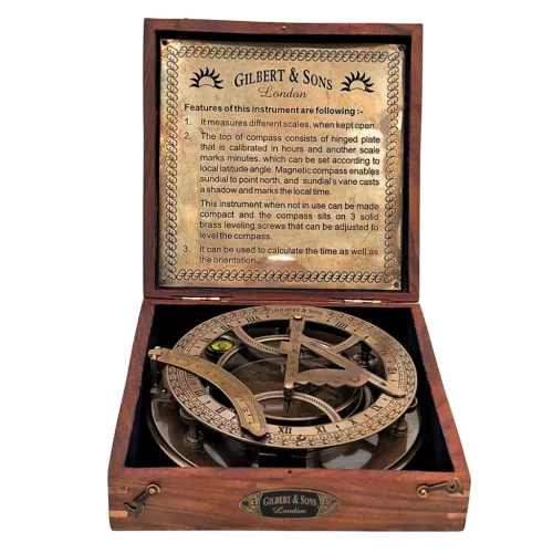 Busolă decorativă Giftdeco CSD361/8 din alamă și lemn, diametru 20 cm