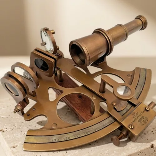 Sextant decorativ Giftdeco, alamă și lemn, 21 x 16 x 8 cm, stil retro, vintage, clasic